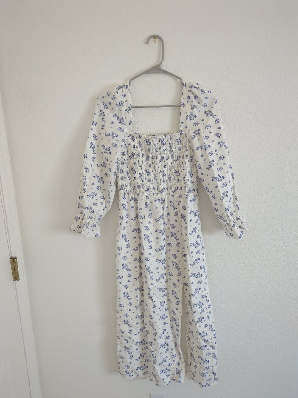 HOUSE OF HARLOW 1960 Linen White Floral Smocked Midi Dress Small